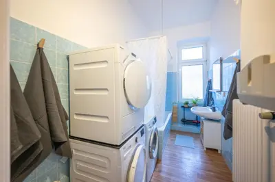 Grundriss der Unterkunft Südstadt Oase auf zwei Etagen 4 SZ und Balkon