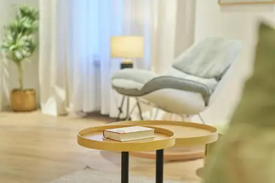 Ein Sitzbereich in der Unterkunft BG Living & Hosting - Stilvolle Ferienwohnung im Zentrum von Wittlich - 2 Schlafzimmer, Netflix, Waschmaschine, bis 4 Personen