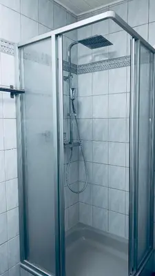 Ein Badezimmer in der Unterkunft Koblenz 1 Bed Sleeps 5 City Views