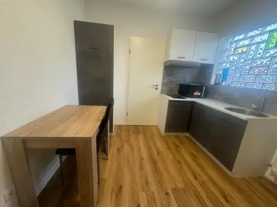 Küche/Küchenzeile in der Unterkunft Home-Base Apartment WE28