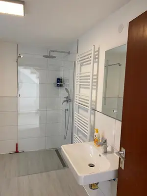 Ein Badezimmer in der Unterkunft Gästehaus Hoppstädten