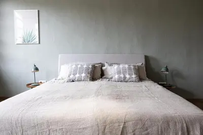 Ein Bett oder Betten in einem Zimmer der Unterkunft Haus Engelhardt Design Wohnung Heidi mit Burgblick