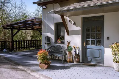 Das Gebäude in dem sich die Ferienwohnung befindet