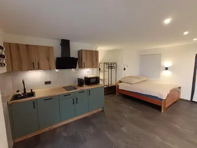 Küche/Küchenzeile in der Unterkunft BelaVista'nBed - Peaceful Studio with private Terrace and Amazing Mosel Valley Views