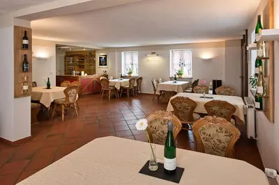 Ein Sitzbereich in der Unterkunft Weinhaus Kurtrierer Hof