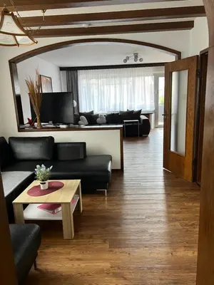 Ein Sitzbereich in der Unterkunft Ferienhaus mit Balkon Koblenz am Rhein