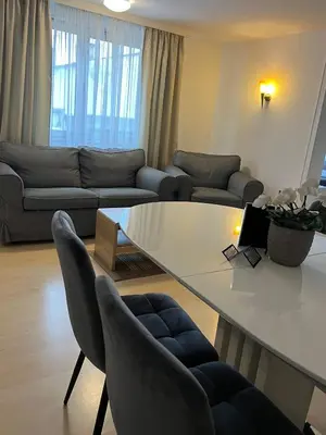 Ein Sitzbereich in der Unterkunft Geräumige Ferienwohnung in direkter Nähe zum Rhein