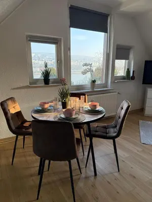 Ein Sitzbereich in der Unterkunft Schickes Apartment am Rhein