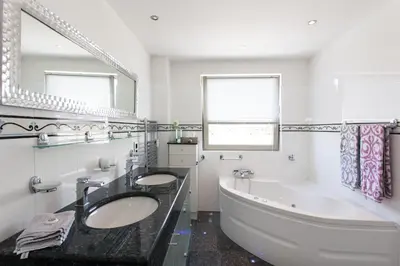 Ein Badezimmer in der Unterkunft Penthouse für 2 Personen mit Dachterrasse und Rheinblick