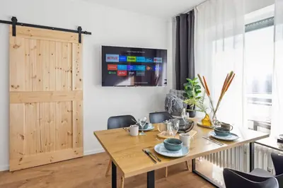 TV/Unterhaltungsangebot in der Unterkunft DDHomes- Firmen & Monteure App - 6 Pers,Balkon,zentral, SmartTV