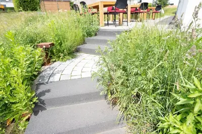 Ein Garten an der Unterkunft Haus AchtsamZeit