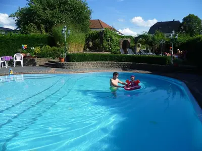Der Swimmingpool an oder in der Nähe von Pension-Elfi