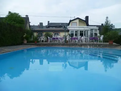 Der Swimmingpool an oder in der Nähe von Pension-Elfi