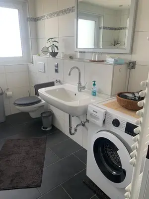 Ein Badezimmer in der Unterkunft stay with friends Trier 2