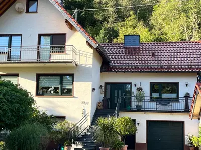 Das Gebäude in dem sich die Ferienwohnung befindet