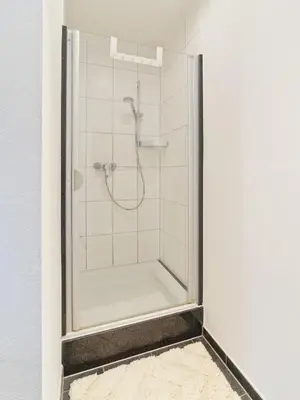 Ein Badezimmer in der Unterkunft 5-Sterne-DTV-Ferienwohnung in Traben-Trarbach für 6 Personen - zentral & stilvoll, Parkplatz & WLAN