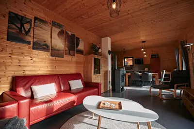 Ein Sitzbereich in der Unterkunft Ferienhaus Nina am Riedener Waldsee