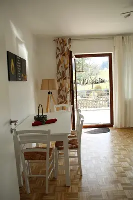 Ein Sitzbereich in der Unterkunft Ferienwohnung Am Gartenzaun