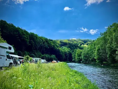 Naturlandschaft in der Nähe der Zelt-Lodge