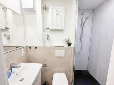 Ein Badezimmer in der Unterkunft Cozy 2-room apartment with WiFi & SKY