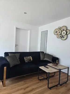 Ein Sitzbereich in der Unterkunft Kezara Living