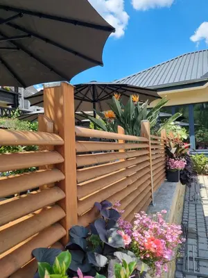 Ein Garten an der Unterkunft Weinhaus Thomas
