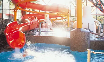 Der Swimmingpool an oder in der Nähe von St Jakobshof für Moselurlaub mit Familie