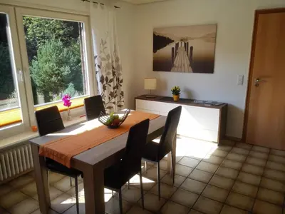 Ein Sitzbereich in der Unterkunft Ferienwohnung Zenzen