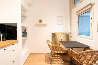 Küche/Küchenzeile in der Unterkunft Central apartment Koblenz Modern and Cozy near main station