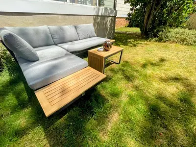 Ein Garten an der Unterkunft FeWo II Glücksmomente Bostalsee