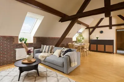 Ein Sitzbereich in der Unterkunft MARX - Charmantes Apartment im Stadtzentrum von Trier - bis 6 Gäste, 2 Schlafzimmer, WLAN & Waschmaschine