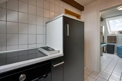 Küche/Küchenzeile in der Unterkunft MARX - Charmantes Apartment im Stadtzentrum von Trier - bis 6 Gäste, 2 Schlafzimmer, WLAN & Waschmaschine