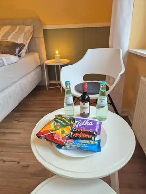 Ein Bett oder Betten in einem Zimmer der Unterkunft FeWo in historischer Villa an der Emser Therme inkl Parkplatz am WE