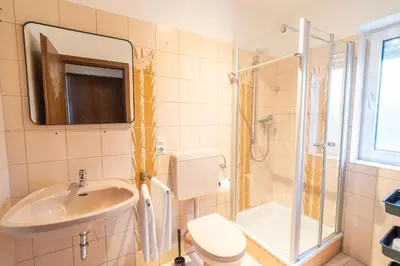 Ein Badezimmer in der Unterkunft Wohnung Koblenz Metternich nähe Uni und BWZK