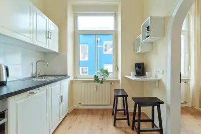 Küche/Küchenzeile in der Unterkunft MARX - Geräumige Ferienwohnung im Zentrum von Trier - bis 6 Personen, 2 Schlafzimmer, WLAN & Waschmaschine