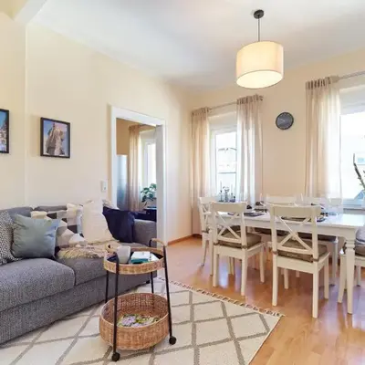 MARX - Zentrales & geräumiges Apartment für bis zu 6 Personen - 2 Schlafzimmer mit TV