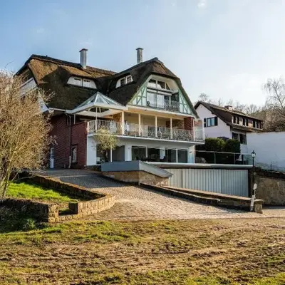 Reet am Rhein - Chateau