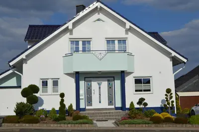 Das Gebäude in dem sich die Ferienwohnung befindet