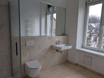 Ein Badezimmer in der Unterkunft Winzervilla Kammerhof - 3x stilvolle & geräumige FeWos mit Moselblick, 2-12 Gäste buchbar, direkt am Moselradweg