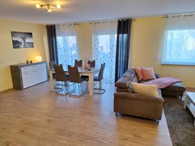 Ein Sitzbereich in der Unterkunft Neue Ferienwohnung auf dem Land