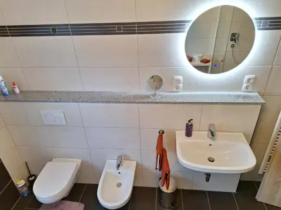 Ein Badezimmer in der Unterkunft Neue Ferienwohnung auf dem Land