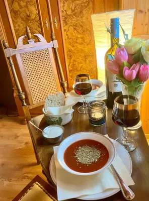 Essen im Privatzimmer oder in der Nähe