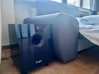 Ein Bett oder Betten in einem Zimmer der Unterkunft BAT Home Solutions Trier-Euren - alles was ein Hotel nicht bietet - 10 Min zur Altstadt - 98 qm Scheune für 9 Personen mit Sternenhimmel, Wintergarten, Grill und Kino - barrierefrei dank Lift & Auffahrt