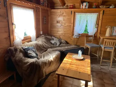 Ein Sitzbereich in der Unterkunft Ferienhaus Vogelnest Damscheid Nähe Oberwesel Mittelrhein