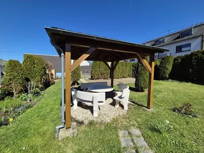Ein Garten an der Unterkunft Gästehaus Ritz