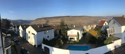 Ein allgemeiner Bergblick oder ein Berglick von des Ferienhauses aus