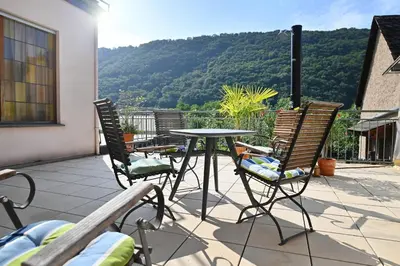 Ein allgemeiner Bergblick oder ein Berglick von der Ferienwohnung aus