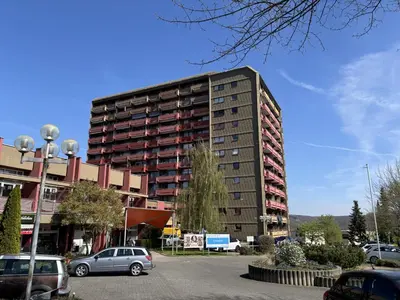 Das Gebäude in dem sich das Ferienhaus befindet