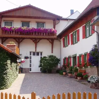 Ferienhaus im schönen Winzerdorf Kirschroth mit Sonnenterrasse und Wintergarten