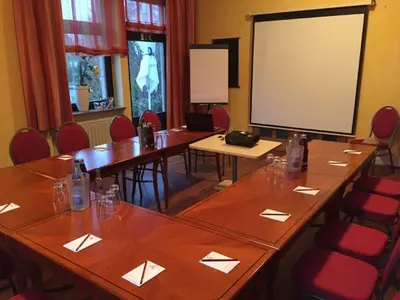 Der Geschäftsbereich oder Konferenzraum in der Unterkunft Laacher Lay Hotel